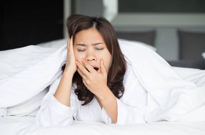 Causes and treatment options for waking up tired