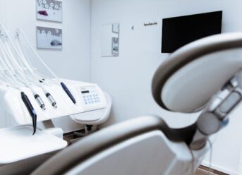 5 Things to Consider When Choosing a Dental Clinic for Your Family